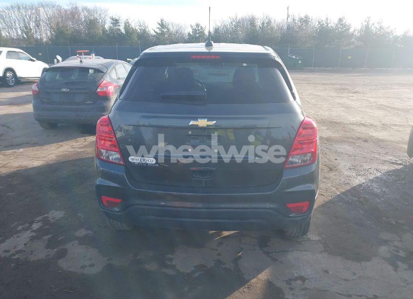 Photo 16 of 2020 Chevrolet Trax AWD LS (VIN 3GNCJNSB7LL128580)