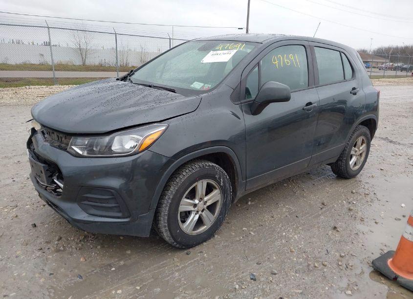 Photo 2 of 2020 Chevrolet Trax AWD LS (VIN 3GNCJNSB7LL193963)