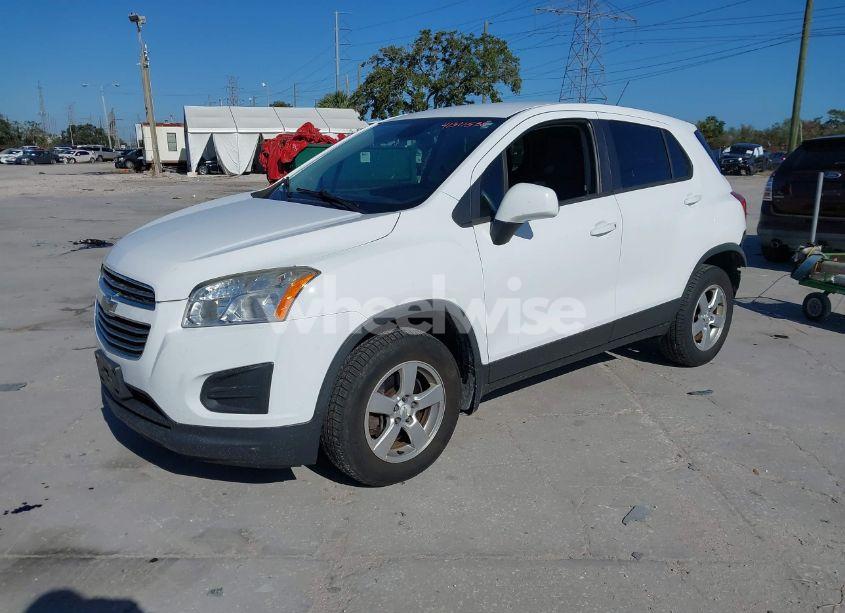 Photo 2 of 2016 Chevrolet Trax 1LS (VIN 3GNCJNSB8GL128819)