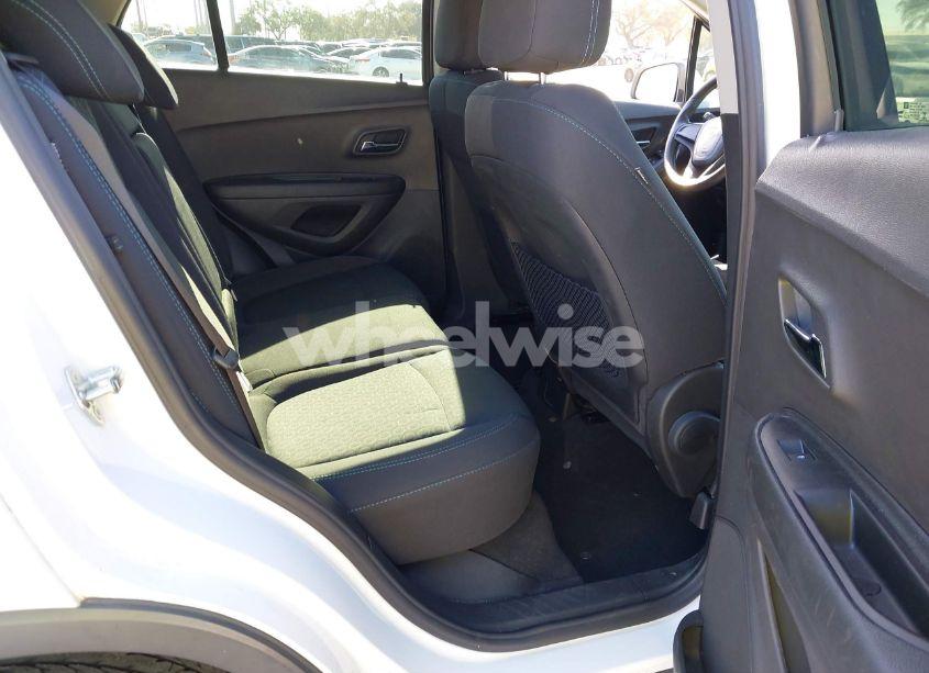 Photo 8 of 2016 Chevrolet Trax 1LS (VIN 3GNCJNSB8GL128819)