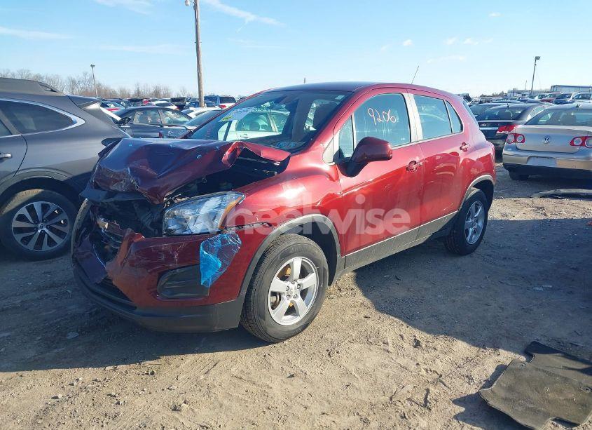 Photo 2 of 2016 Chevrolet Trax 1LS (VIN 3GNCJNSB8GL258874)