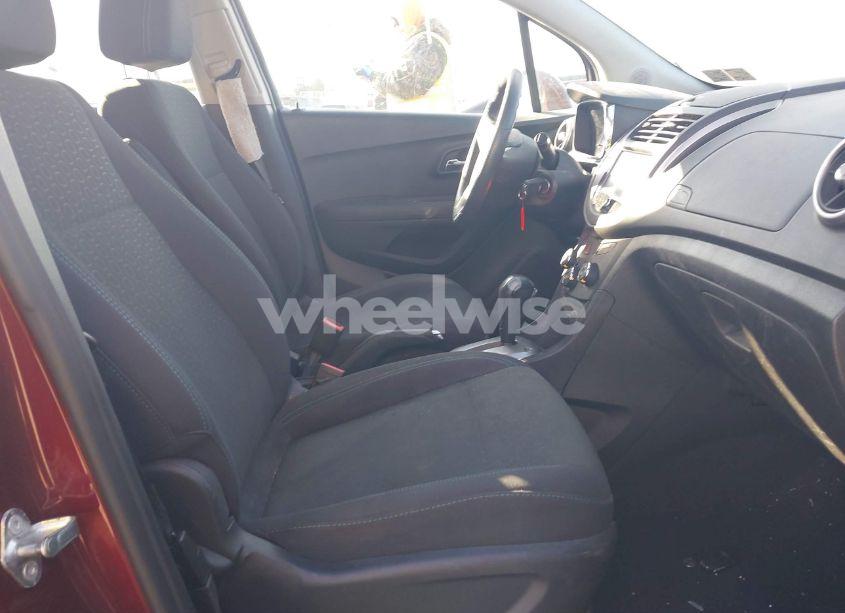 Photo 5 of 2016 Chevrolet Trax 1LS (VIN 3GNCJNSB8GL258874)