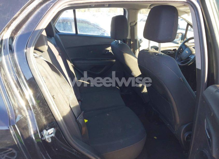 Photo 8 of 2018 Chevrolet Trax LS (VIN 3GNCJNSB8JL213005)