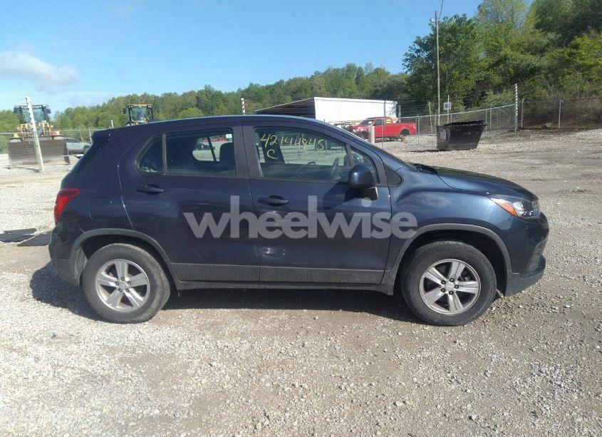 Photo 13 of 2019 Chevrolet Trax LS (VIN 3GNCJNSB8KL142227)