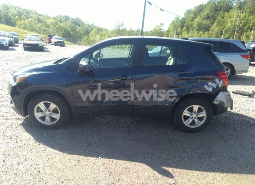Photo 14 of 2019 Chevrolet Trax LS (VIN 3GNCJNSB8KL142227)
