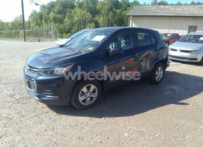 Photo 2 of 2019 Chevrolet Trax LS (VIN 3GNCJNSB8KL142227)