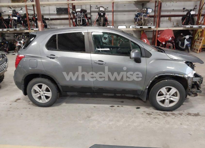 Photo 14 of 2020 Chevrolet Trax AWD LS (VIN 3GNCJNSB8LL183510)