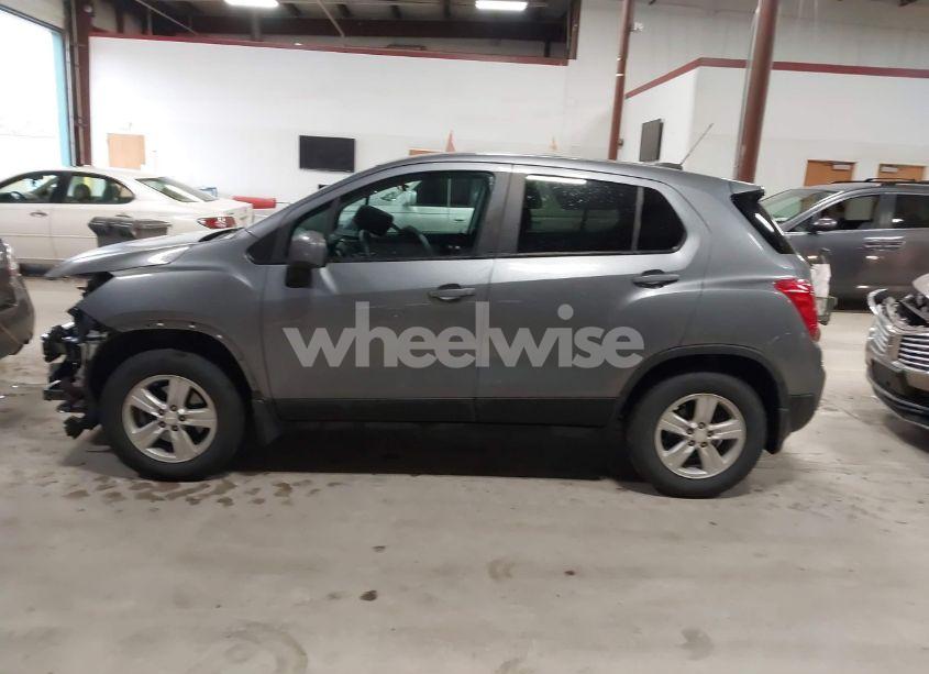 Photo 15 of 2020 Chevrolet Trax AWD LS (VIN 3GNCJNSB8LL183510)