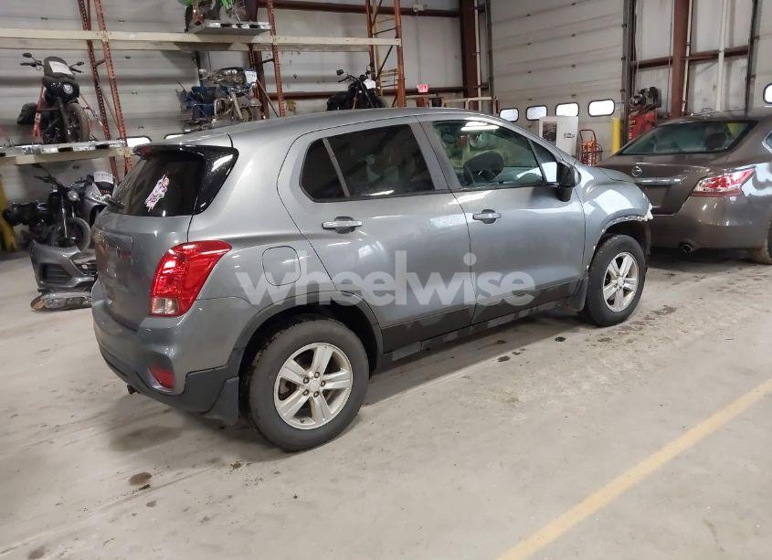 Photo 4 of 2020 Chevrolet Trax AWD LS (VIN 3GNCJNSB8LL183510)