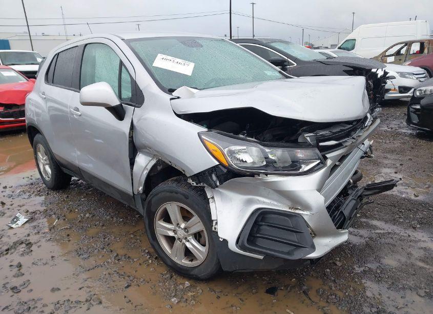 2020 Chevrolet Trax AWD LS (VIN 3GNCJNSB8LL185774) main photo