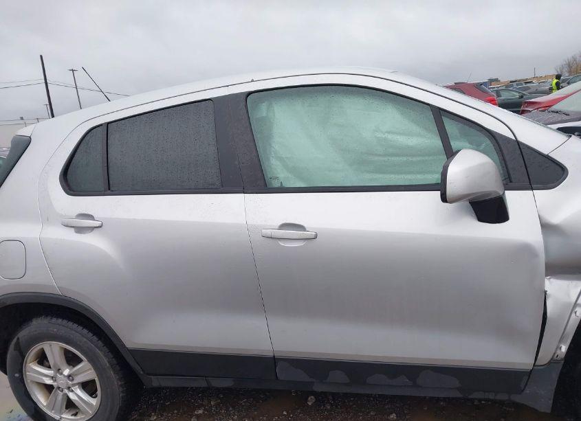 Photo 13 of 2020 Chevrolet Trax AWD LS (VIN 3GNCJNSB8LL185774)