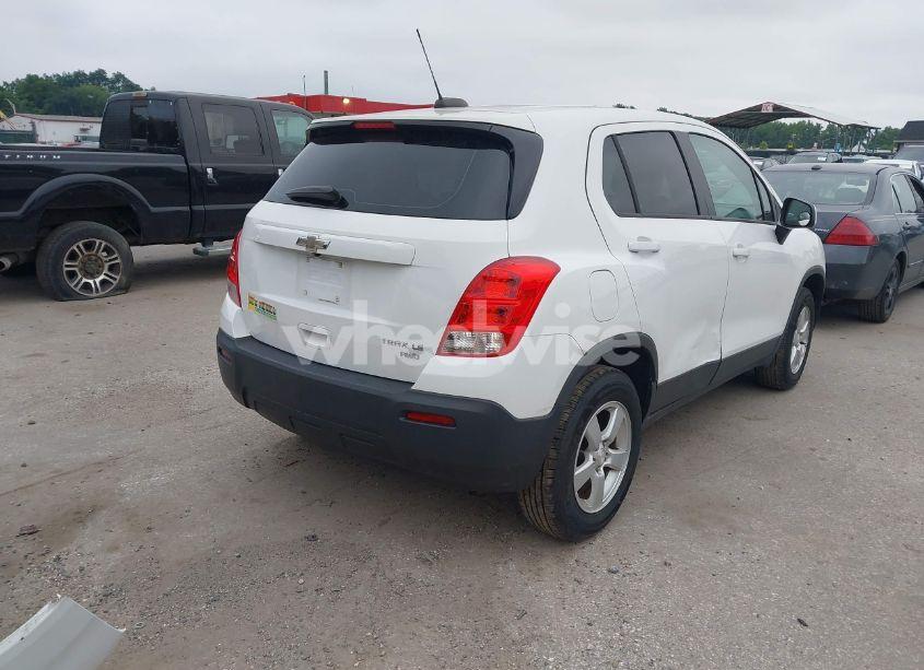 Photo 4 of 2016 Chevrolet Trax 1LS (VIN 3GNCJNSB9GL141255)