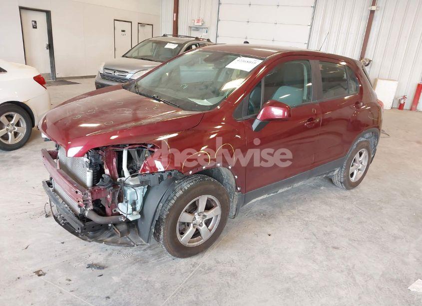 Photo 2 of 2016 Chevrolet Trax 1LS (VIN 3GNCJNSB9GL232011)