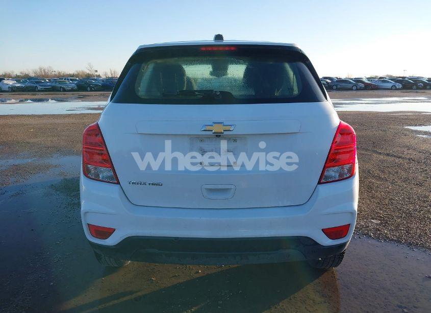 Photo 16 of 2017 Chevrolet Trax LS (VIN 3GNCJNSB9HL202251)