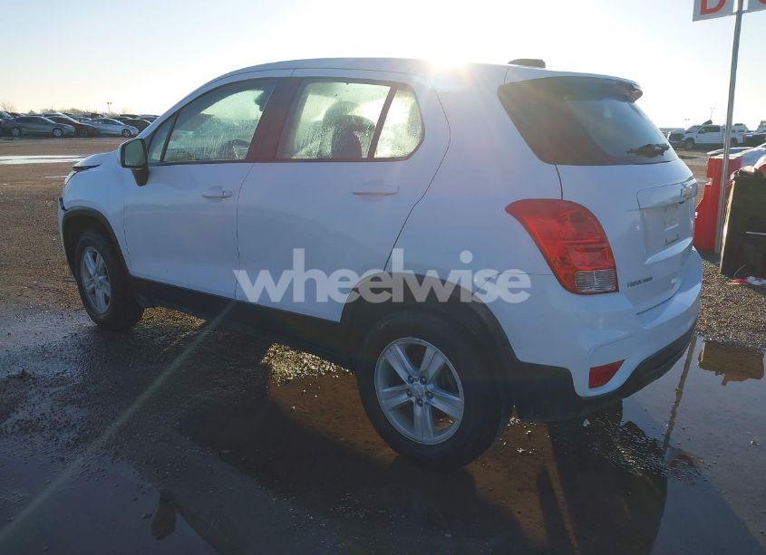 Photo 3 of 2017 Chevrolet Trax LS (VIN 3GNCJNSB9HL202251)