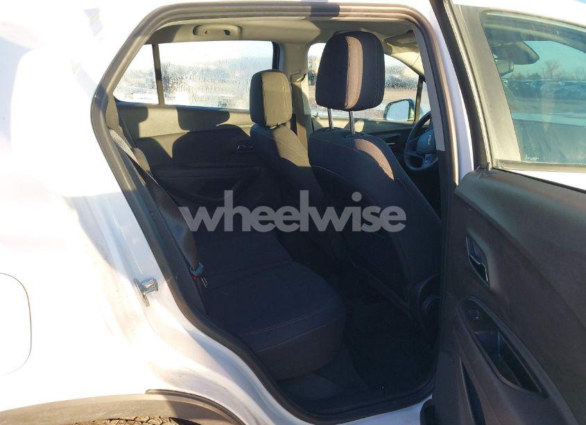Photo 8 of 2017 Chevrolet Trax LS (VIN 3GNCJNSB9HL202251)