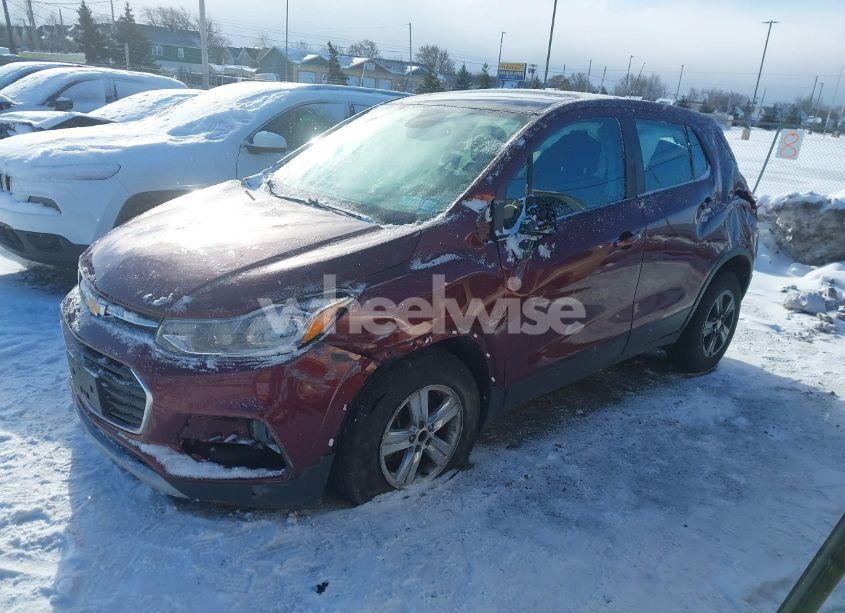 Photo 2 of 2017 Chevrolet Trax LS (VIN 3GNCJNSB9HL270890)