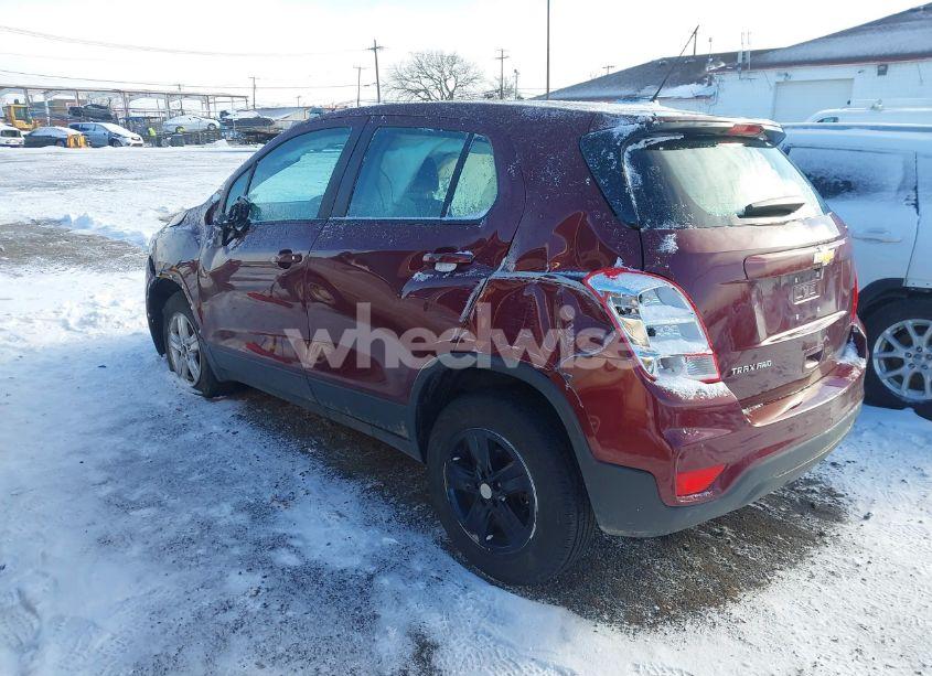 Photo 3 of 2017 Chevrolet Trax LS (VIN 3GNCJNSB9HL270890)