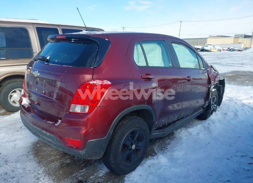 Photo 4 of 2017 Chevrolet Trax LS (VIN 3GNCJNSB9HL270890)
