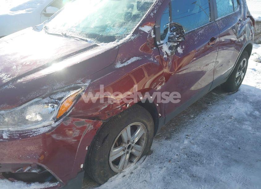 Photo 6 of 2017 Chevrolet Trax LS (VIN 3GNCJNSB9HL270890)