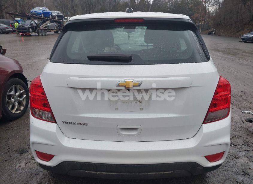 Photo 17 of 2018 Chevrolet Trax LS (VIN 3GNCJNSB9JL283743)