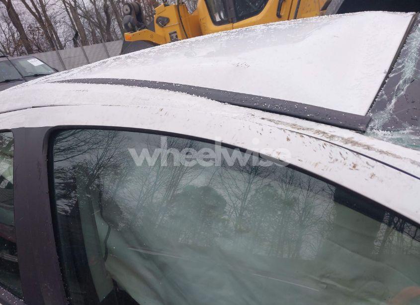 Photo 18 of 2018 Chevrolet Trax LS (VIN 3GNCJNSB9JL283743)