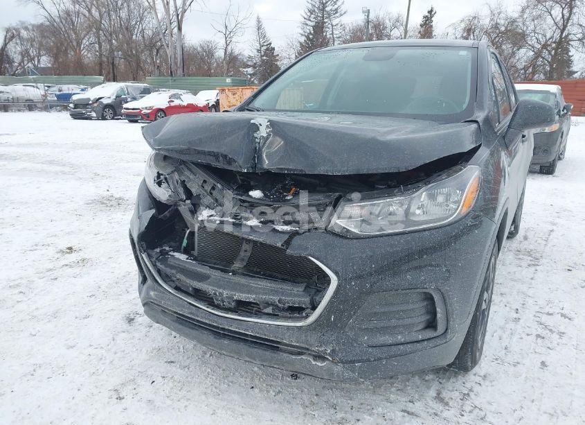 Photo 6 of 2019 Chevrolet Trax LS (VIN 3GNCJNSB9KL279919)