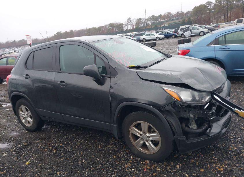 Photo 13 of 2019 Chevrolet Trax LS (VIN 3GNCJNSB9KL339844)
