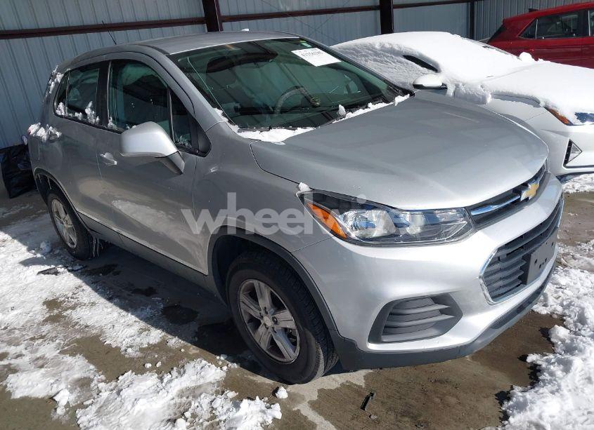 2020 Chevrolet Trax AWD LS (VIN 3GNCJNSB9LL127074) main photo