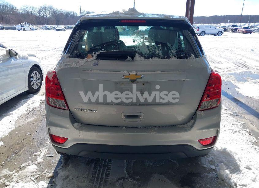 Photo 16 of 2020 Chevrolet Trax AWD LS (VIN 3GNCJNSB9LL127074)