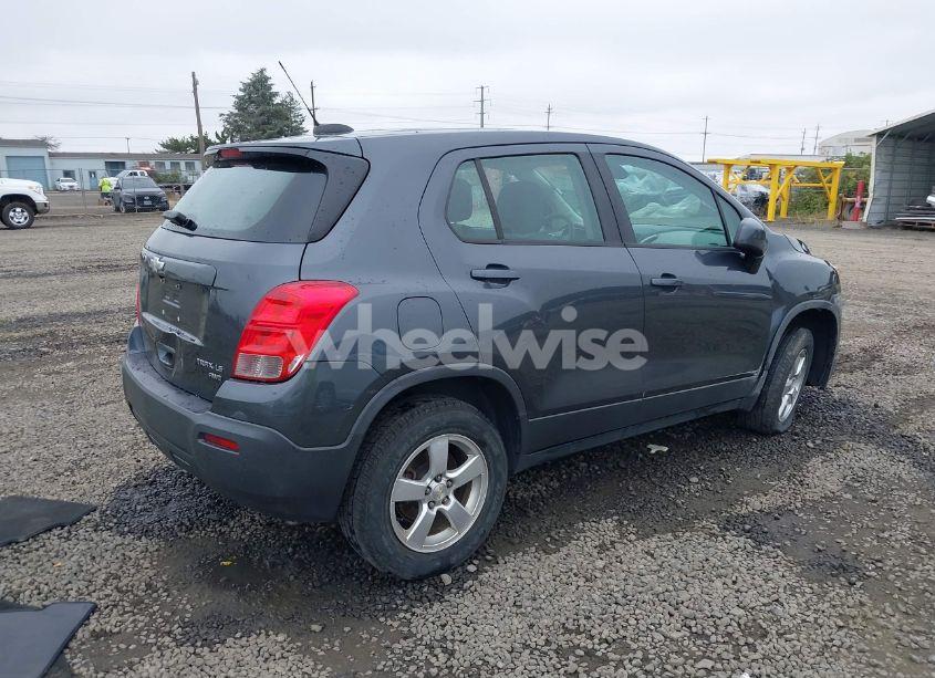 Photo 4 of 2016 Chevrolet Trax 1LS (VIN 3GNCJNSBXGL123198)