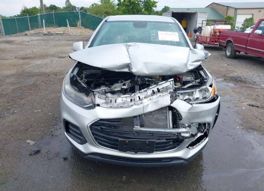 Photo 6 of 2018 Chevrolet Trax LS (VIN 3GNCJNSBXJL200322)