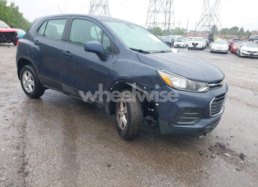 2018 Chevrolet Trax LS (VIN 3GNCJNSBXJL378926) main photo