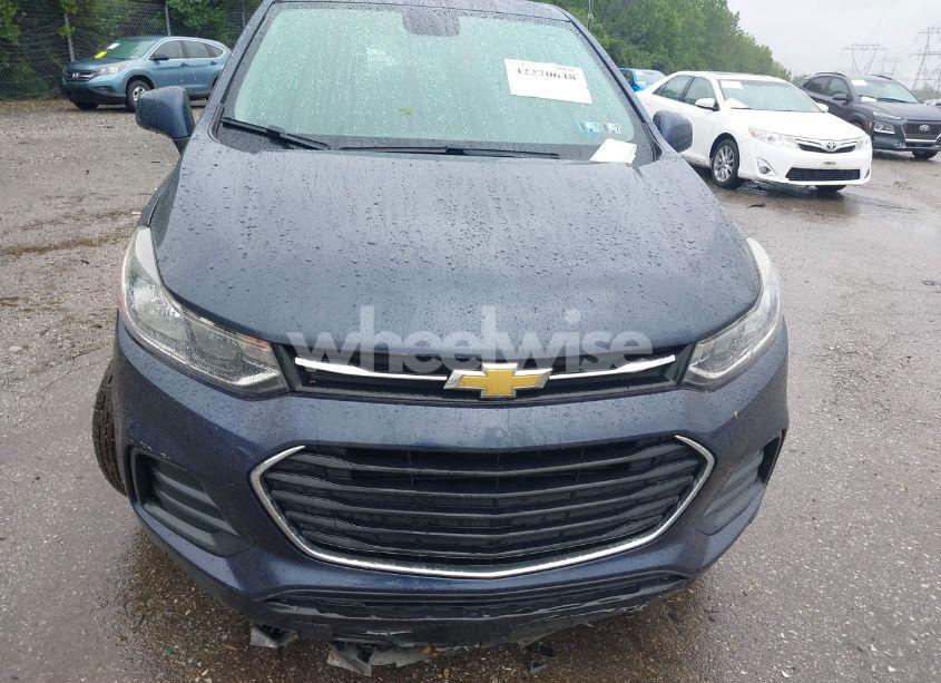 Photo 13 of 2018 Chevrolet Trax LS (VIN 3GNCJNSBXJL378926)