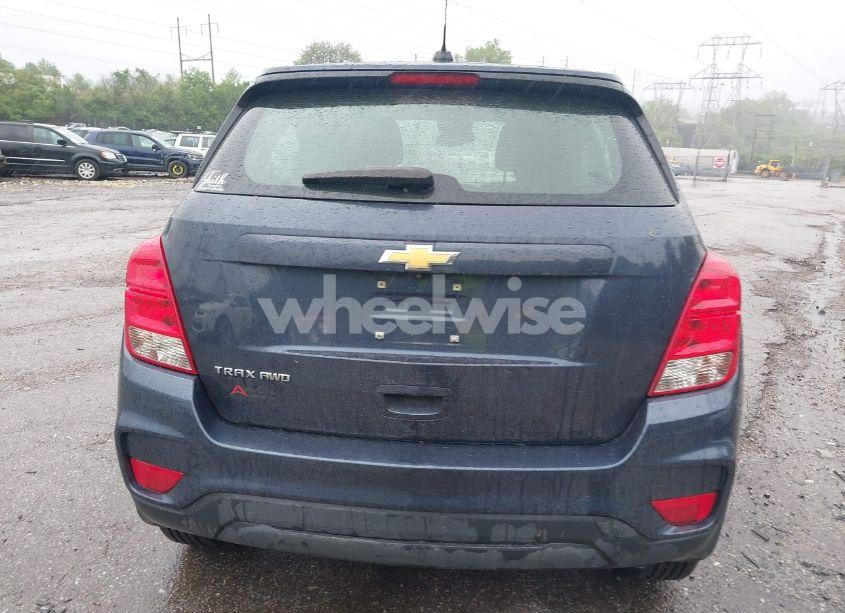 Photo 17 of 2018 Chevrolet Trax LS (VIN 3GNCJNSBXJL378926)