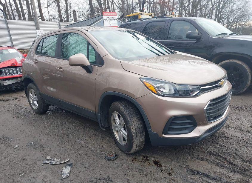 2018 Chevrolet Trax LS (VIN 3GNCJNSBXJL382880) main photo