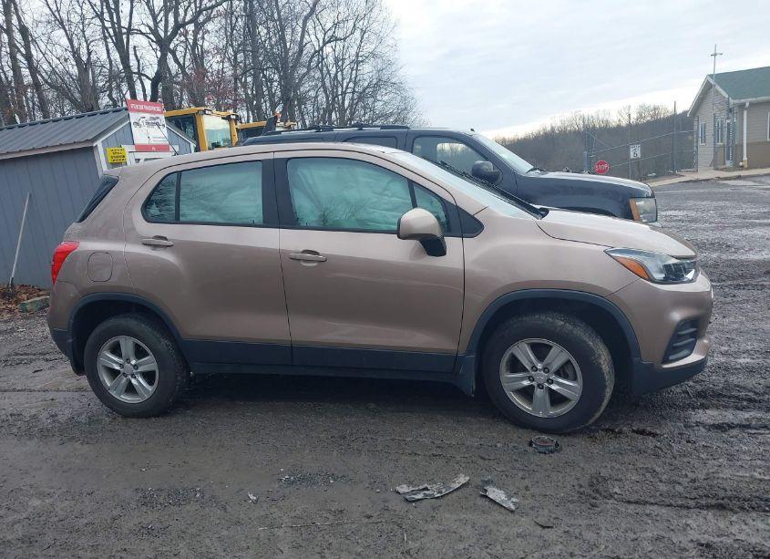 Photo 13 of 2018 Chevrolet Trax LS (VIN 3GNCJNSBXJL382880)