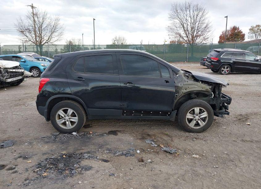Photo 14 of 2018 Chevrolet Trax LS (VIN 3GNCJNSBXJL408474)
