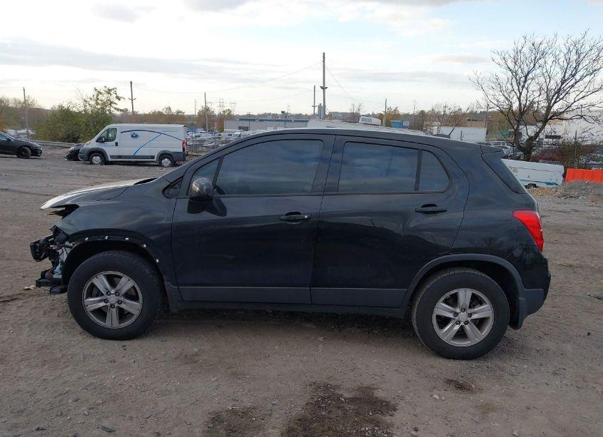 Photo 15 of 2018 Chevrolet Trax LS (VIN 3GNCJNSBXJL408474)