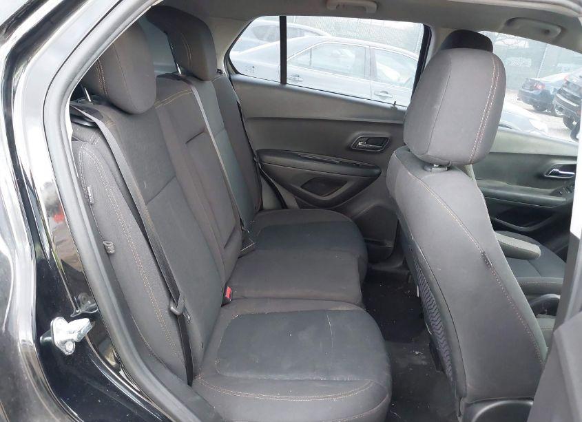 Photo 8 of 2018 Chevrolet Trax LS (VIN 3GNCJNSBXJL408474)