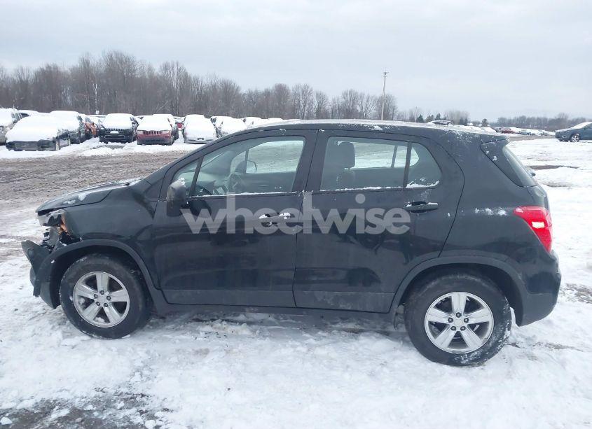 Photo 14 of 2019 Chevrolet Trax LS (VIN 3GNCJNSBXKL148434)
