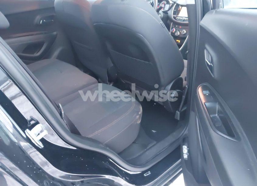 Photo 8 of 2019 Chevrolet Trax LS (VIN 3GNCJNSBXKL148434)