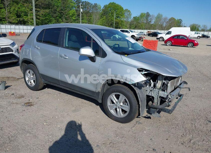 2019 Chevrolet Trax LS (VIN 3GNCJNSBXKL405219) main photo