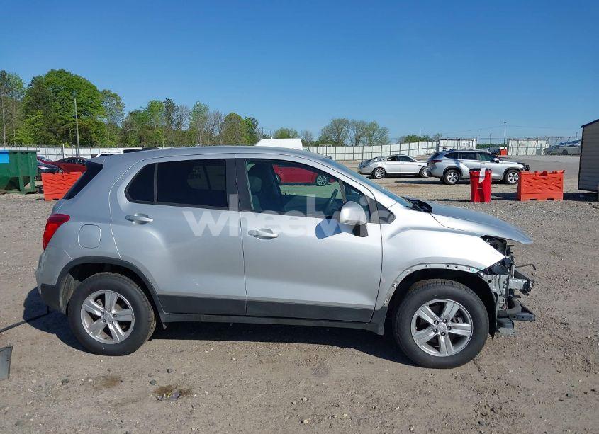 Photo 14 of 2019 Chevrolet Trax LS (VIN 3GNCJNSBXKL405219)