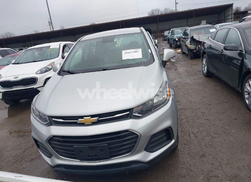 Photo 12 of 2020 Chevrolet Trax AWD LS (VIN 3GNCJNSBXLL112258)