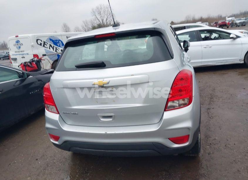 Photo 16 of 2020 Chevrolet Trax AWD LS (VIN 3GNCJNSBXLL112258)