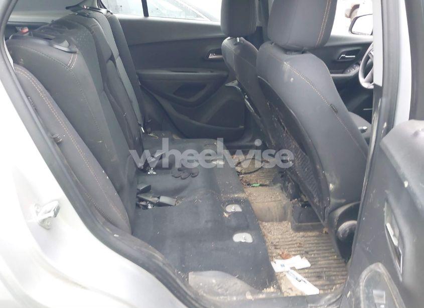 Photo 8 of 2020 Chevrolet Trax AWD LS (VIN 3GNCJNSBXLL112258)