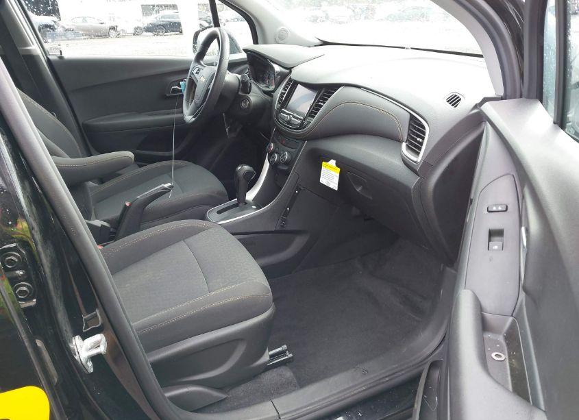 Photo 5 of 2020 Chevrolet Trax AWD LS (VIN 3GNCJNSBXLL179071)