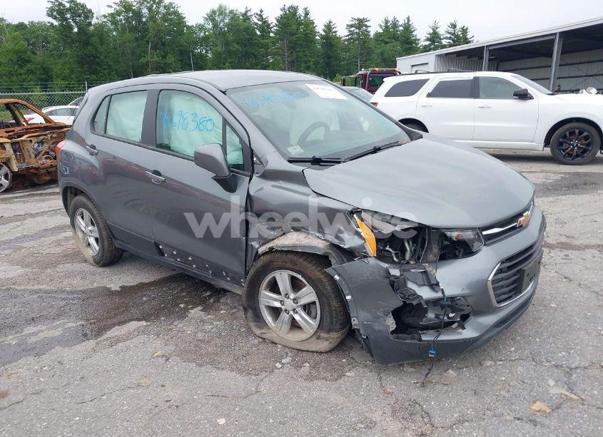 2020 Chevrolet Trax AWD LS (VIN 3GNCJNSBXLL272365) main photo