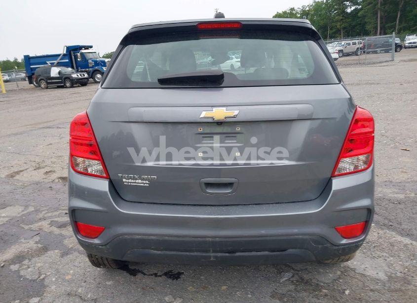 Photo 17 of 2020 Chevrolet Trax AWD LS (VIN 3GNCJNSBXLL272365)